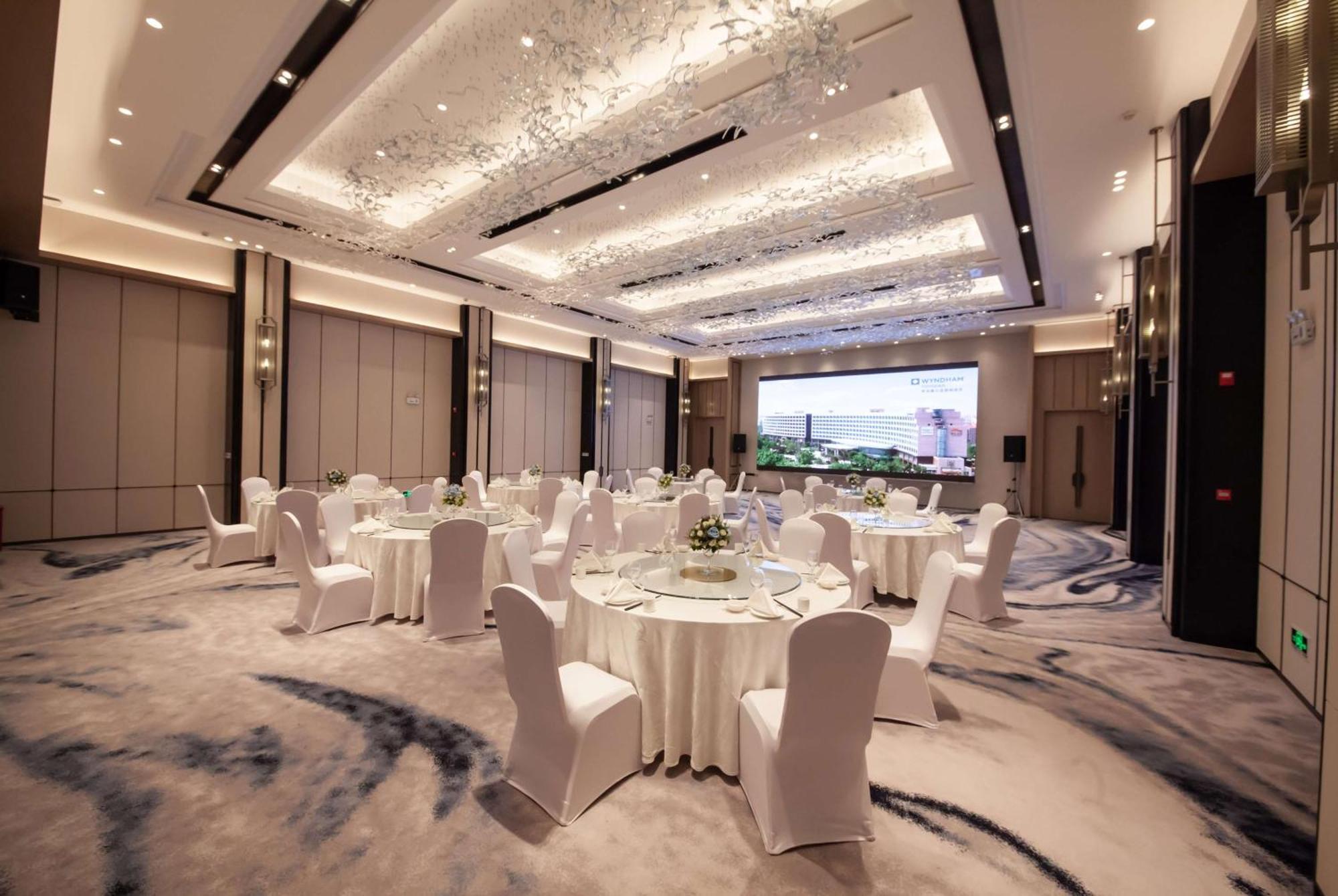 Wyndham Qingdao Hotel Екстериор снимка